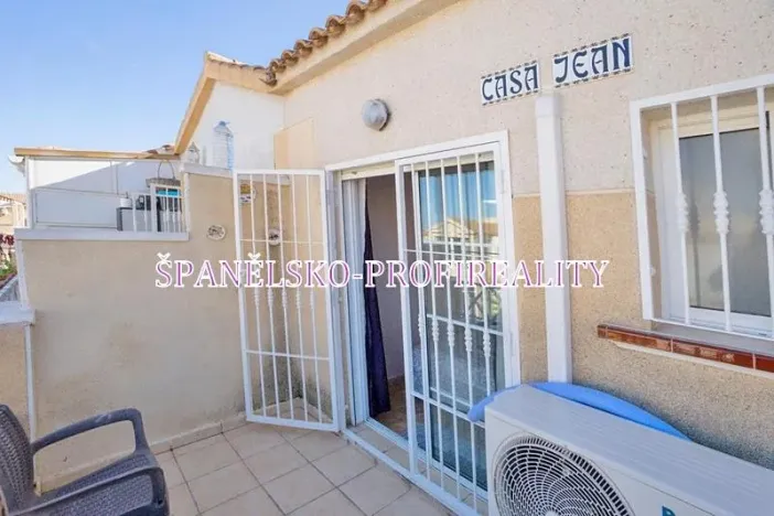 Prodej bytu 3+1, Torrevieja, Španělsko, 75 m2