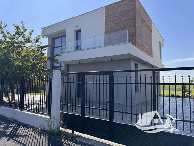 Prodej rodinného domu, Pomorie, Bulharsko, 196 m2