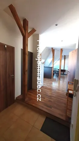 Pronájem bytu 2+kk, Hradec Králové, Okružní, 62 m2