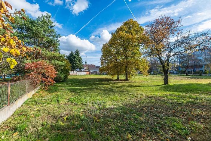 Prodej komerčního pozemku, Praha - Kbely, Toužimská, 985 m2