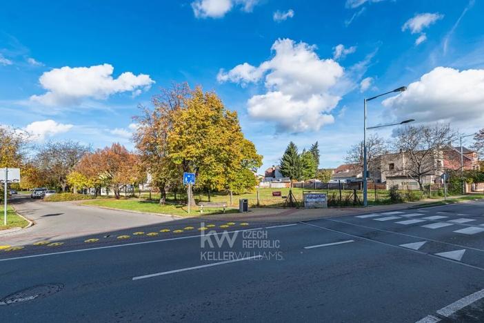 Prodej komerčního pozemku, Praha - Kbely, Toužimská, 985 m2