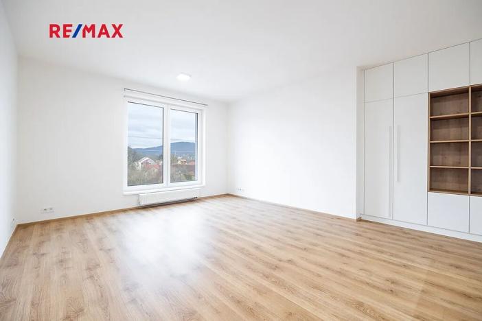Pronájem bytu 1+kk, Beroun, Na Parkáně, 40 m2