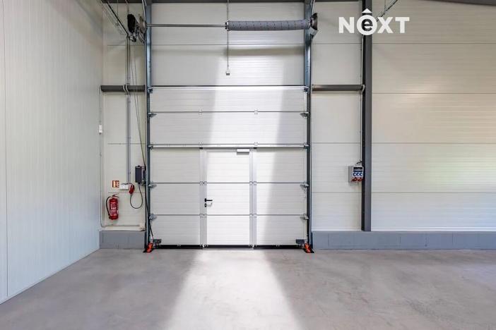 Pronájem skladu, Milovice, 386 m2