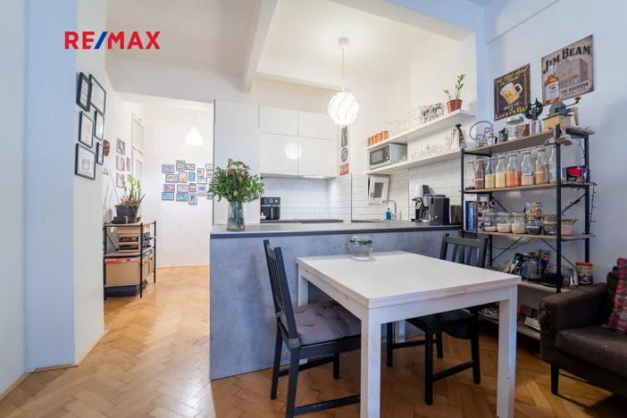 Prodej bytu 2+kk, Praha - Holešovice, Veverkova, 58 m2