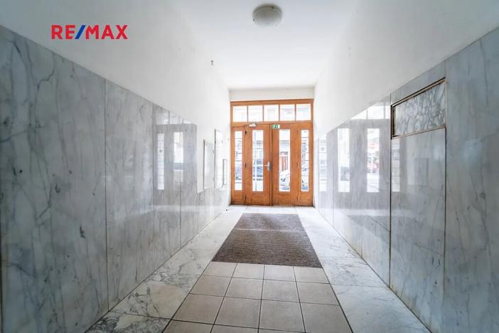 Prodej bytu 2+kk, Praha - Holešovice, Veverkova, 58 m2