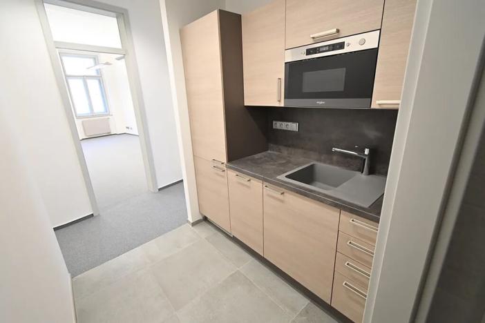 Pronájem kanceláře, Praha - Vinohrady, Vinohradská, 147 m2