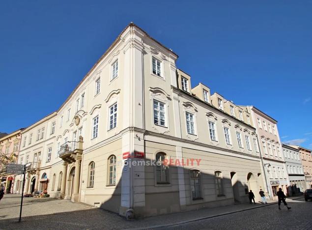 Pronájem kanceláře, Znojmo, 1000 m2