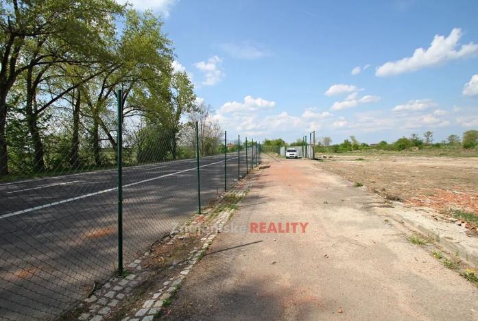 Pronájem komerčního pozemku, Hevlín, 16559 m2