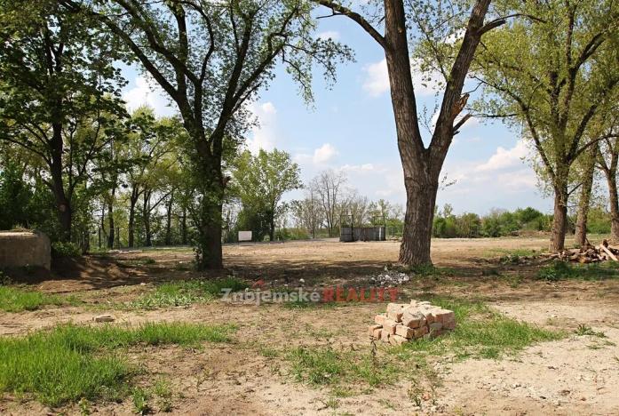 Pronájem komerčního pozemku, Hevlín, 16559 m2