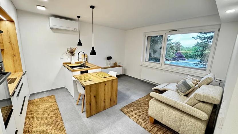 Pronájem bytu 2+kk, Pardubice, Na Třísle, 51 m2