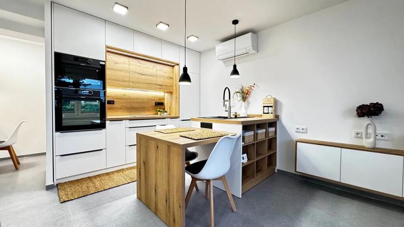 Pronájem bytu 2+kk, Pardubice, Na Třísle, 51 m2