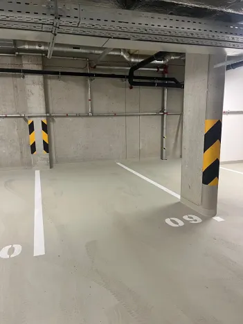 Pronájem garáže, Praha - Smíchov, Plzeňská, 16 m2