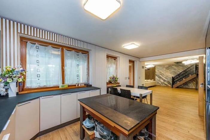 Prodej rodinného domu, Buš, 271 m2