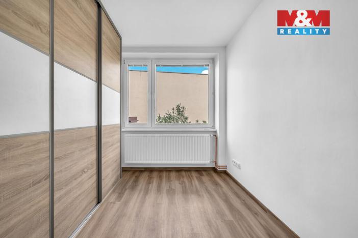 Prodej bytu 3+1, Červený Kostelec - Lhota za Červeným Kostelcem, 17. listopadu, 69 m2