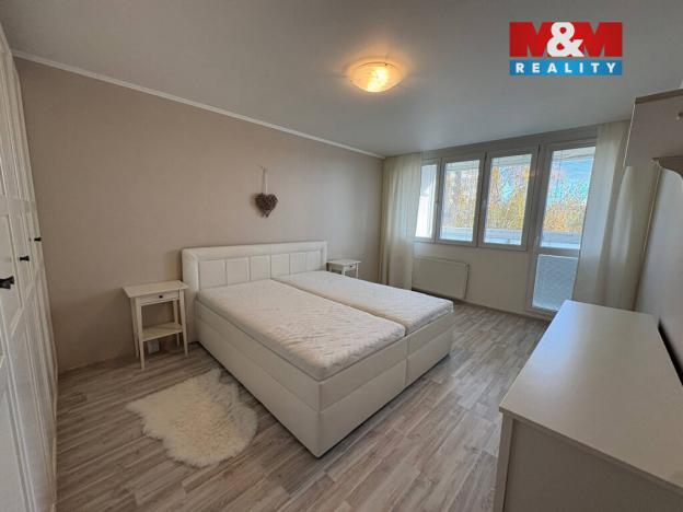 Pronájem bytu 2+1, Praha, Zárubova, 62 m2