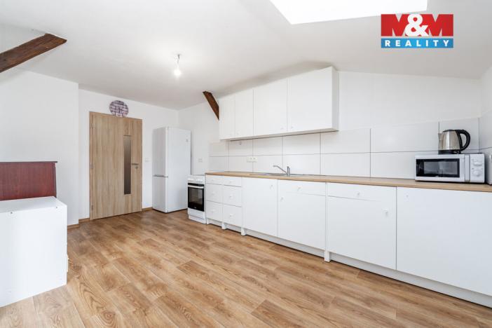 Prodej činžovního domu, Studená, nám. Sv. J. Nepomuckého, 229 m2