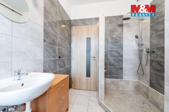 Prodej činžovního domu, Studená, nám. Sv. J. Nepomuckého, 229 m2