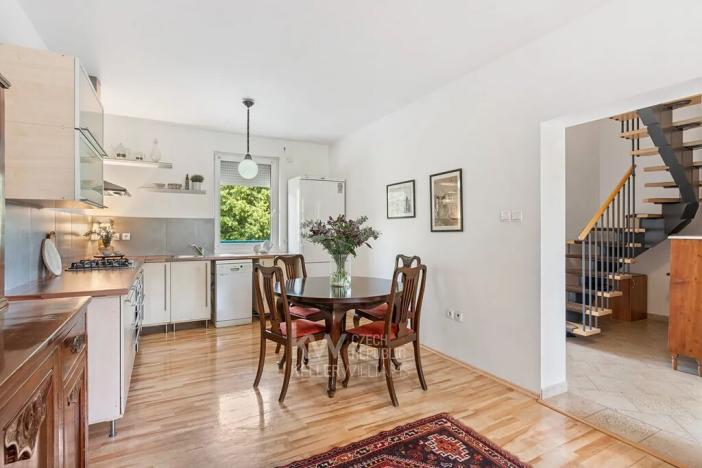 Prodej bytu 4+kk, Nehvizdy, Pražská, 107 m2