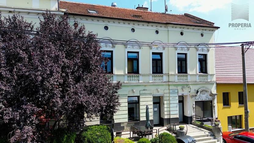 Prodej atypického bytu, Slavkov u Brna, Koláčkovo náměstí, 139 m2