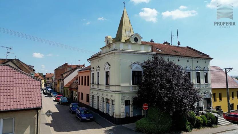 Prodej atypického bytu, Slavkov u Brna, Koláčkovo náměstí, 139 m2