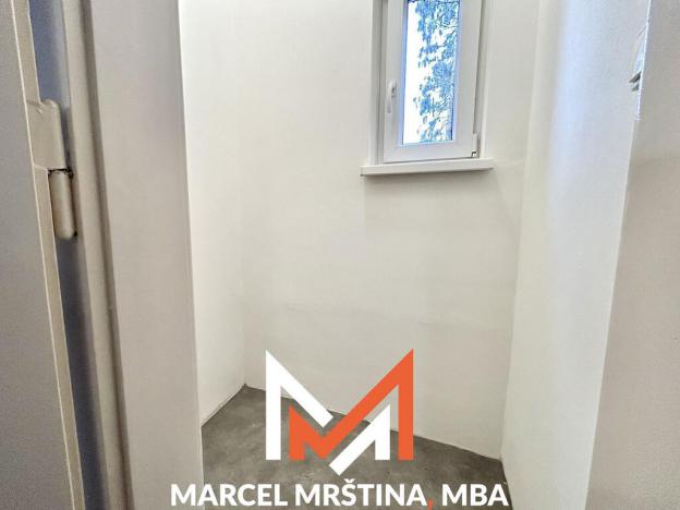 Pronájem bytu 2+1, Náchod, Husovo náměstí, 70 m2