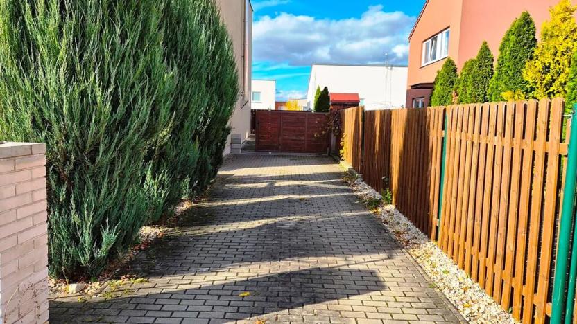 Prodej rodinného domu, Jenštejn, Zlatnická, 137 m2