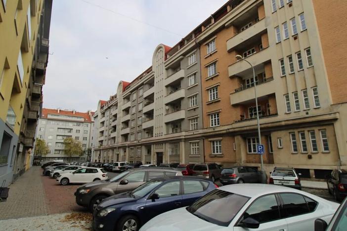 Pronájem bytu 2+1, Praha - Žižkov, Ambrožova, 64 m2
