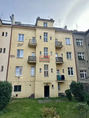 Prodej činžovního domu, Praha - Hloubětín, Poděbradská, 645 m2