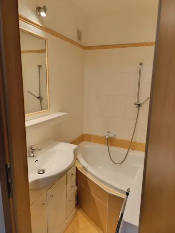 Prodej bytu 3+1, Uherský Brod, Sídl. Olšava, 70 m2