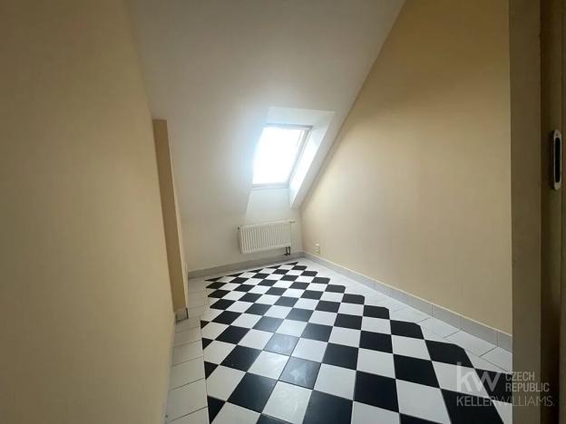 Pronájem bytu 1+1, Plzeň, náměstí Českých bratří, 46 m2