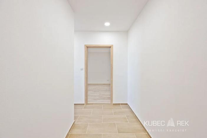 Prodej bytu 2+kk, Jindřichův Hradec, sídliště Vajgar, 43 m2