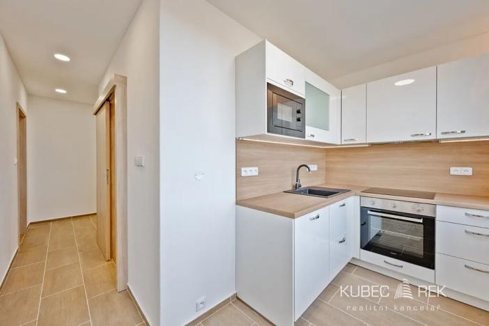 Prodej bytu 2+kk, Jindřichův Hradec, sídliště Vajgar, 43 m2