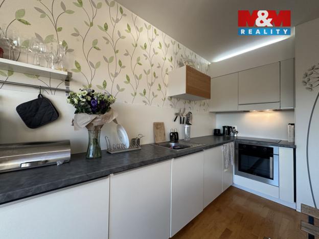 Pronájem bytu 2+kk, Praha - Libeň, náměstí Dr. Václava Holého, 47 m2