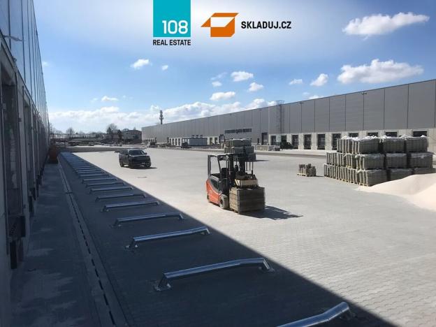 Pronájem skladu, Pardubice, Nádražní, 7800 m2