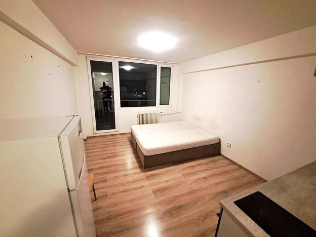 Pronájem bytu 1+kk, Praha - Radotín, Vrážská, 27 m2