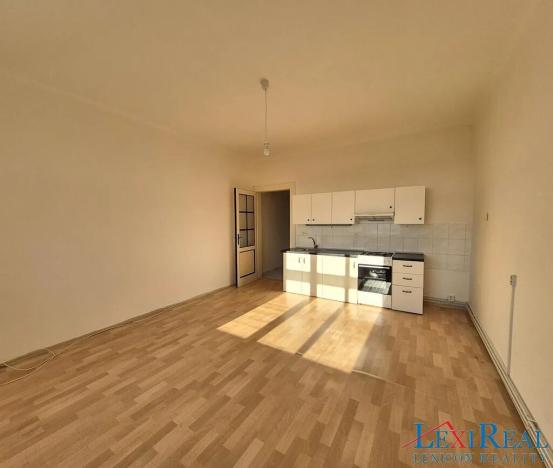 Pronájem bytu 1+kk, Praha - Vršovice, Oblouková, 29 m2