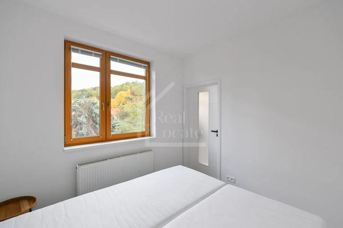 Pronájem bytu 2+kk, Praha - Košíře, Naskové, 60 m2