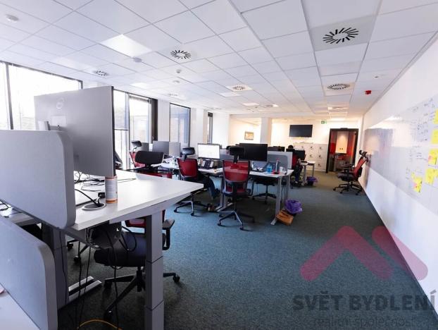 Pronájem kanceláře, Praha - Karlín, Sokolovská, 289 m2