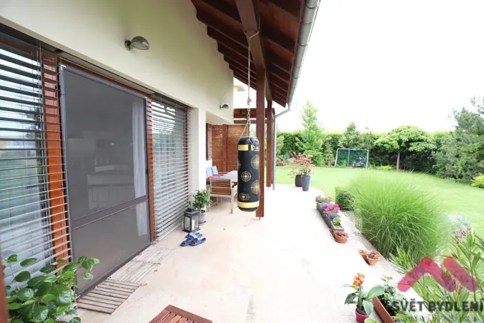 Pronájem rodinného domu, Praha - Dubeč, Kolocova, 221 m2