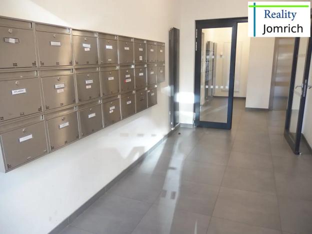 Pronájem bytu 2+kk, Liberec, Vítězná, 60 m2