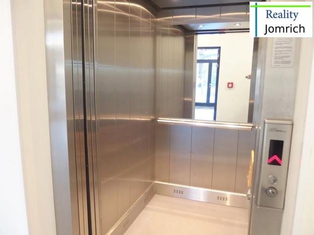 Pronájem bytu 2+kk, Liberec, Vítězná, 60 m2