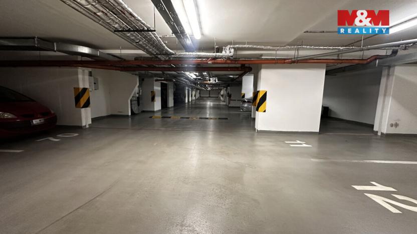 Prodej garážového stání, Praha - Strašnice, Názovská, 18 m2