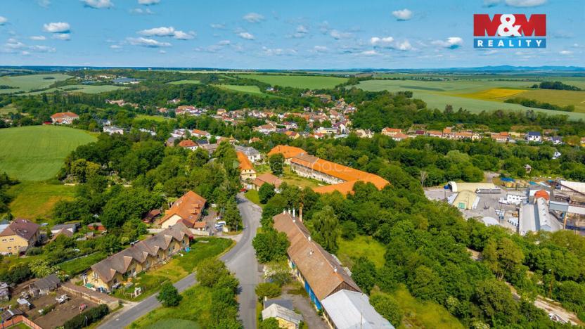 Prodej komerčního pozemku, Zvoleněves, 18484 m2