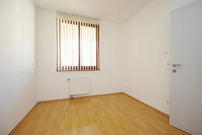 Pronájem kanceláře, Praha - Smíchov, Štefánikova, 63 m2