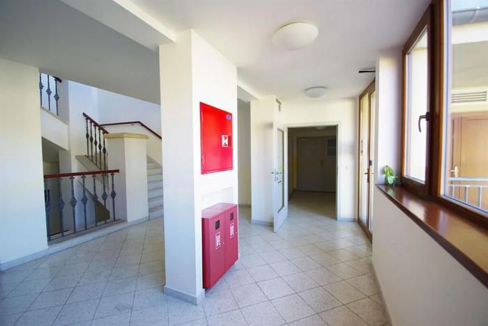 Pronájem kanceláře, Praha - Smíchov, Štefánikova, 63 m2