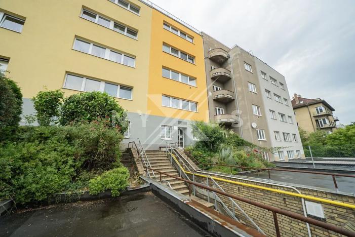 Pronájem bytu 2+kk, Praha - Smíchov, Holečkova, 43 m2