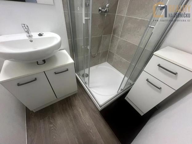 Pronájem bytu 1+kk, Ústí nad Orlicí, Na Pláni, 37 m2