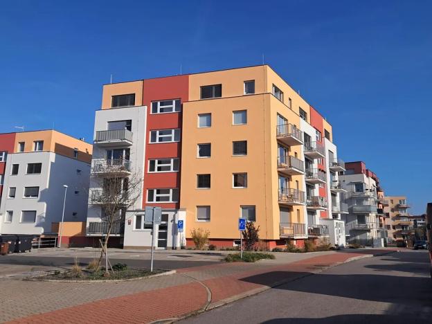 Pronájem bytu 1+kk, Praha - Černý Most, Dobrovolného, 32 m2