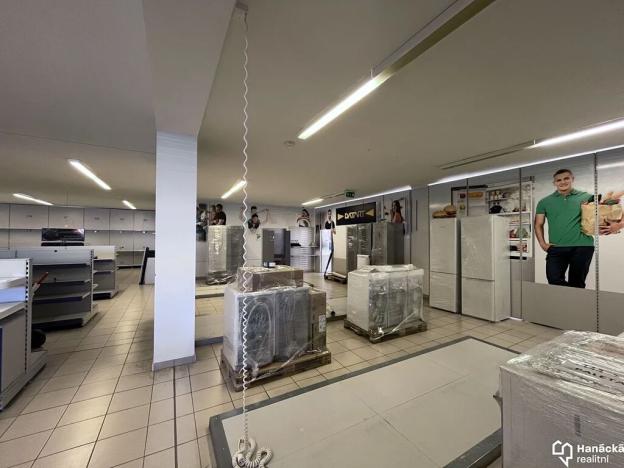 Pronájem obchodního prostoru, Uničov, Šumperská, 450 m2