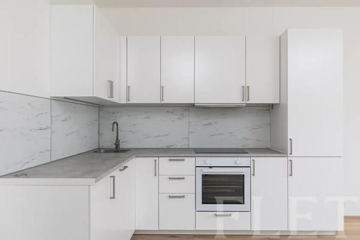 Pronájem bytu 1+kk, Praha - Karlín, Křižíkova, 36 m2